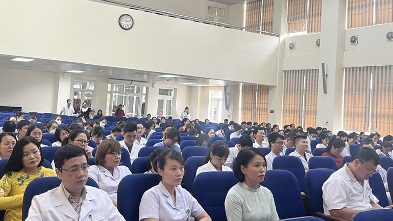 Các đại biểu tham dự lễ kỷ niệm.