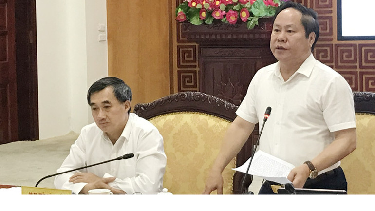 Phó Chủ tịch Thường trực UBND tỉnh Lai Châu Tống Thanh Hải phát biểu tại buổi làm việc.