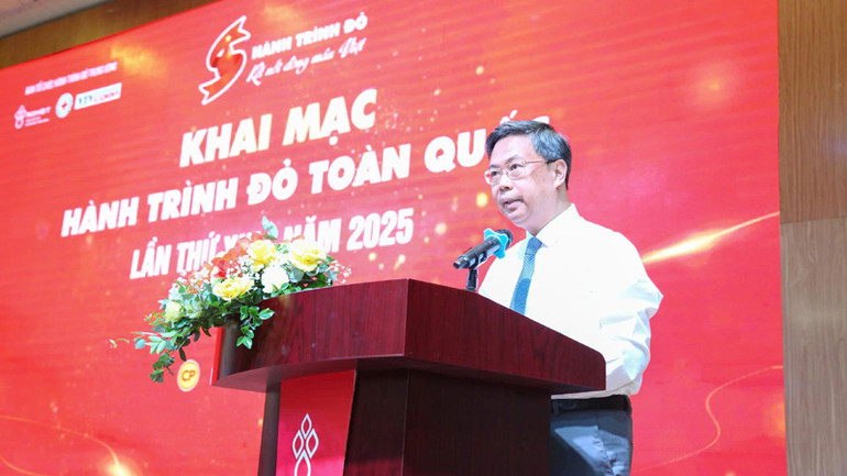 Phó Giáo sư, Tiến sĩ Nguyễn Hà Thanh phát biểu tại Hành trình Đỏ toàn quốc năm 2025. Phó Giáo sư, Tiến sĩ Nguyễn Hà Thanh phát biểu tại Hành trình Đỏ toàn quốc năm 2025.