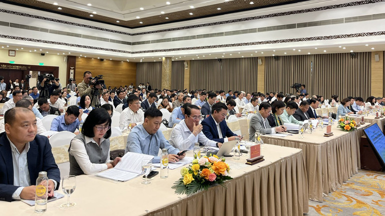 Các đại biểu tham dự Diễn đàn. Các đại biểu tham dự Diễn đàn.