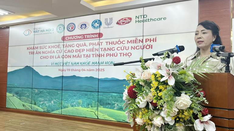 Phó Giáo sư, Tiến sĩ Nguyễn Thị Kim Tiến phát biểu ý kiến tại chương trình.