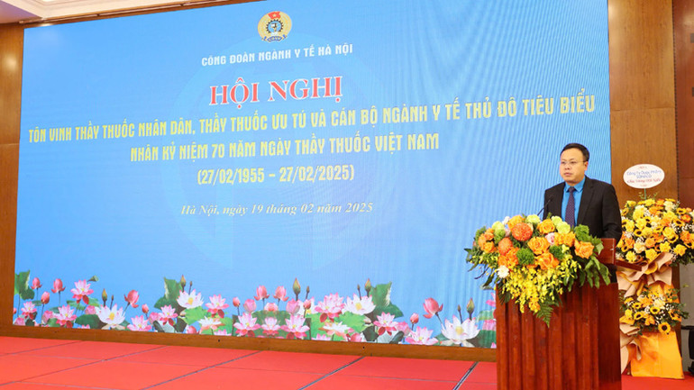 Chủ tịch Liên đoàn Lao động thành phố Hà Nội Phạm Quang Thanh phát biểu tại hội nghị. Chủ tịch Liên đoàn Lao động thành phố Hà Nội Phạm Quang Thanh phát biểu tại hội nghị.