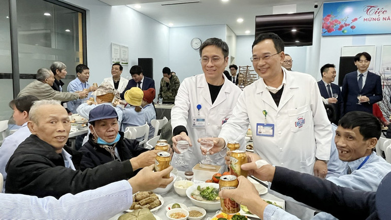 “Tết yêu thương-Cơm sum vầy” dành cho người bệnh ung thư ảnh 4