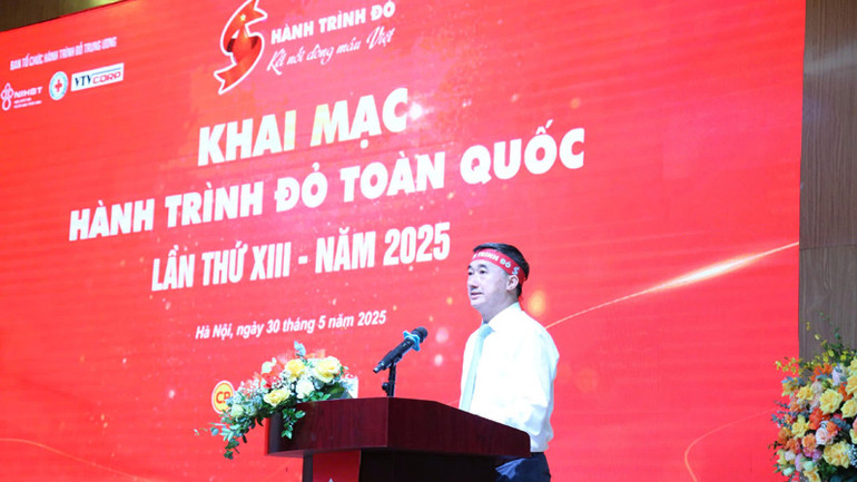Thứ trưởng Bộ Y tế Trần Văn Thuấn phát biểu tại khai mạc Hành trình Đỏ toàn toàn quốc lần thứ XIII-năm 2025. Thứ trưởng Bộ Y tế Trần Văn Thuấn phát biểu tại khai mạc Hành trình Đỏ toàn toàn quốc lần thứ XIII-năm 2025.