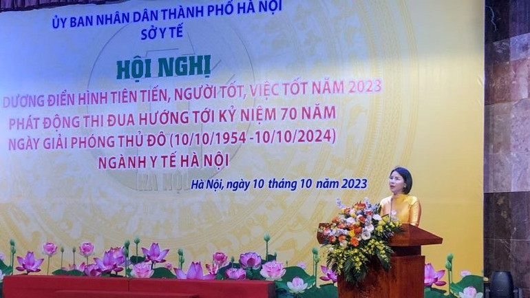 Giám đốc Sở Y tế Hà Nội - bà Trần Thị Nhị Hà phát biểu ý kiến tại hội nghị.