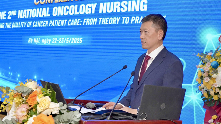 Tiến sĩ, bác sĩ Dương Huy Lương, Phó Cục trưởng Cục Quản lý khám, chữa bệnh (Bộ Y tế) phát biểu tại hội thảo. Tiến sĩ, bác sĩ Dương Huy Lương, Phó Cục trưởng Cục Quản lý khám, chữa bệnh (Bộ Y tế) phát biểu tại hội thảo.