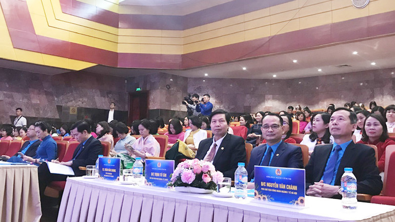 Các đại biểu tham dự hội nghị.