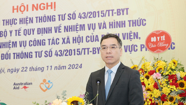 Cục trưởng Quản lý Khám, chữa bệnh Hà Anh Đức chia sẻ thông tin tại hội nghị.