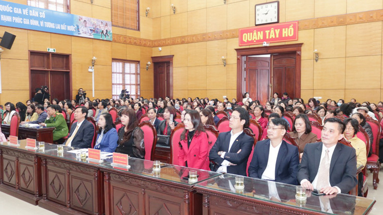 Các đại biểu tham dự lễ phát động Tháng hành động quốc gia về dân số; kỷ niệm Ngày Dân số Việt Nam (26/12) năm 2023.