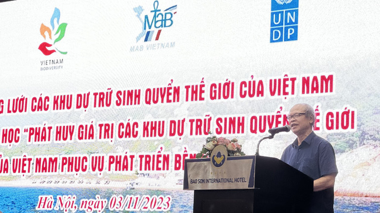 Giáo sư, Tiến sĩ Nguyễn Hoàng Trí, Chủ tịch Ủy ban quốc gia Chương trình Con người và Sinh quyển Việt Nam phát biểu ý kiến tại sự kiện. Giáo sư, Tiến sĩ Nguyễn Hoàng Trí, Chủ tịch Ủy ban quốc gia Chương trình Con người và Sinh quyển Việt Nam phát biểu ý kiến tại sự kiện.