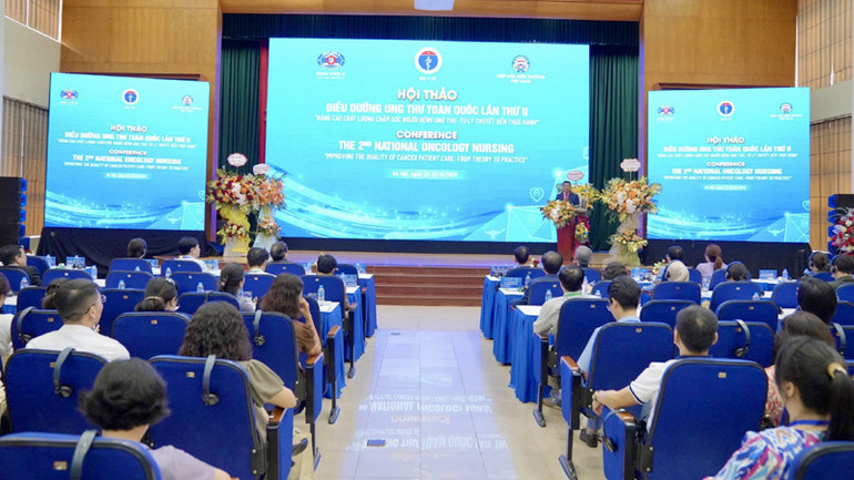 Quang cảnh hội thảo. Quang cảnh hội thảo.