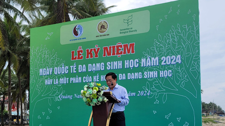 Lãnh đạo Sở Tài nguyên và Môi trường tỉnh Quảng Nam phát biểu hưởng ứng tại lễ kỷ niệm.