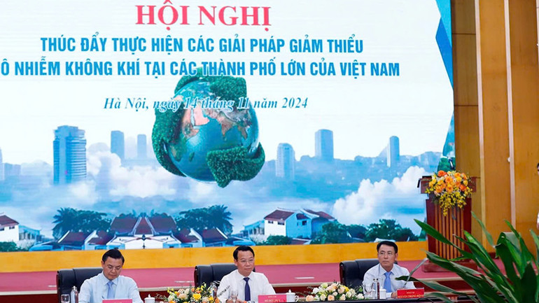 Bộ Tài nguyên và Môi trường tổ chức hội nghị bàn các giải pháp giảm thiểu ô nhiễm không khí tại các đô thị lớn ở Việt Nam.