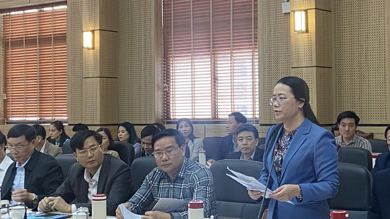 Đại biểu đóng góp ý kiến dự thảo Luật Đất đai (sửa đổi).