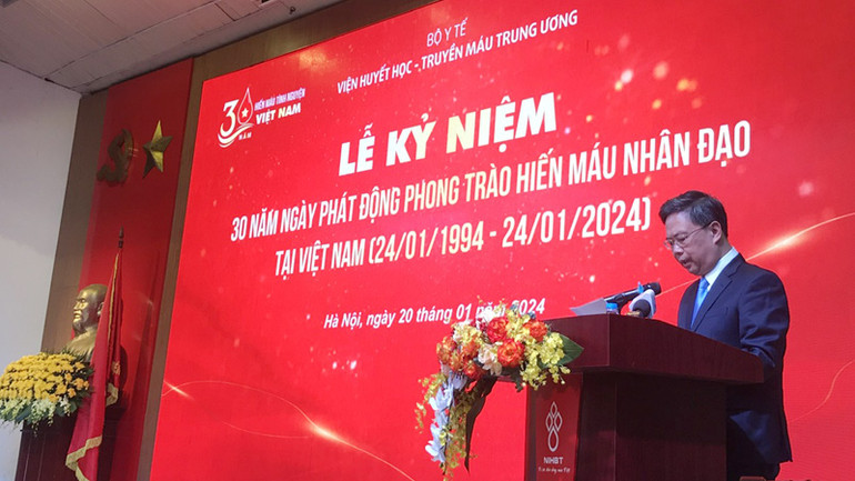 Phó Giáo sư, Tiến sĩ Nguyễn Hà Thanh, Viện trưởng Huyết học-Truyền máu Trung ương phát biểu tại Lễ kỷ niệm.