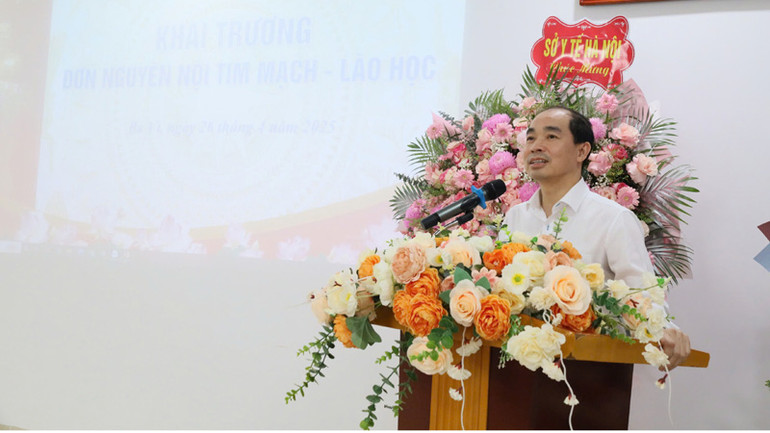 Phó Giám đốc phụ trách Sở Y tế Hà Nội Nguyễn Đình Hưng phát biểu ý kiến tại lễ khai trương.