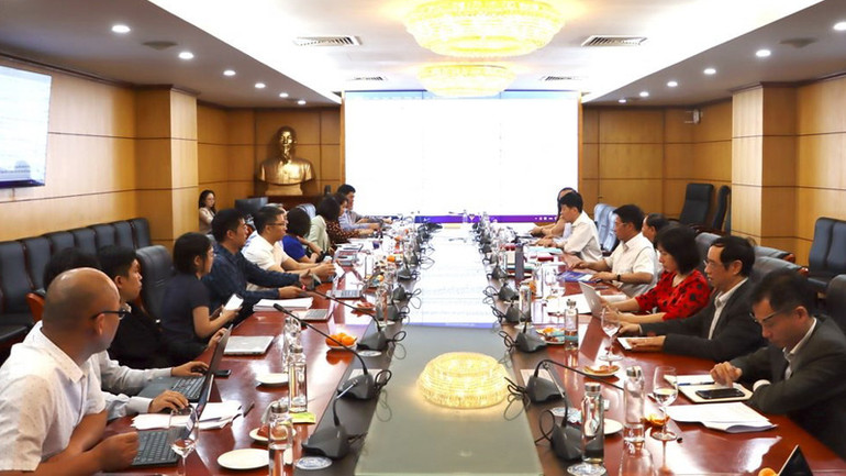 Bộ Tài nguyên và Môi trường làm việc với các Bộ, ngành, địa phương triển khai Luật Đất đai năm 2024.