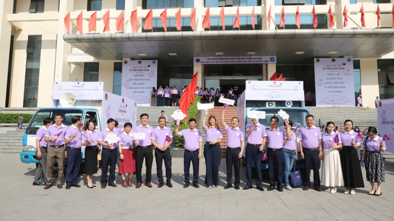 Các đại biểu tham dự mít- tinh hưởng ứng Ngày thế giới vì trẻ sinh non năm 2024 tại tỉnh Bắc Ninh.