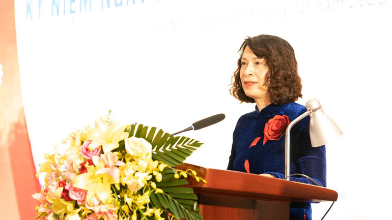 Thứ trưởng Y tế Nguyễn Thị Liên Hương phát biểu tại lễ mít-tinh.
