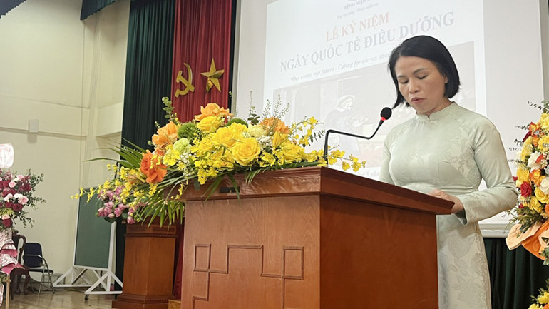 Thạc sĩ, Điều dưỡng trưởng Nguyễn Thị Thùy phát biểu tại lễ kỷ niệm.