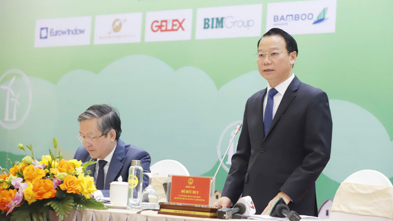 Bộ trưởng Tài nguyên và Môi trường Đỗ Đức Duy trao đổi với các đại biểu tại Diễn đàn. Bộ trưởng Tài nguyên và Môi trường Đỗ Đức Duy trao đổi với các đại biểu tại Diễn đàn.