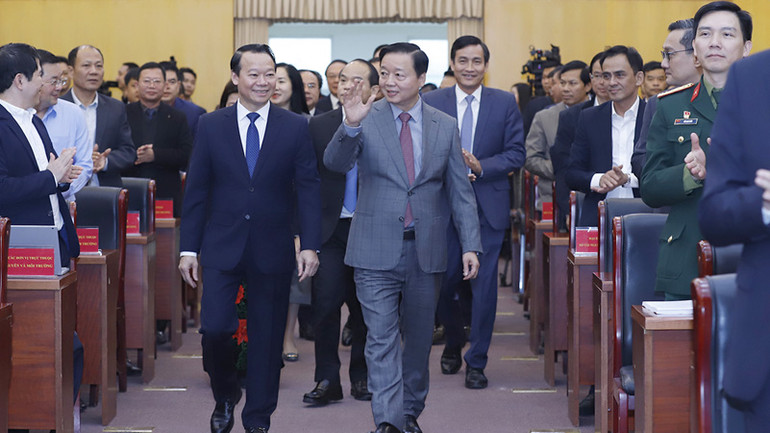 Phó Thủ tướng Chính phủ Trần Hồng Hà và lãnh đạo Bộ Tài nguyên và Môi trường dự Hội nghị