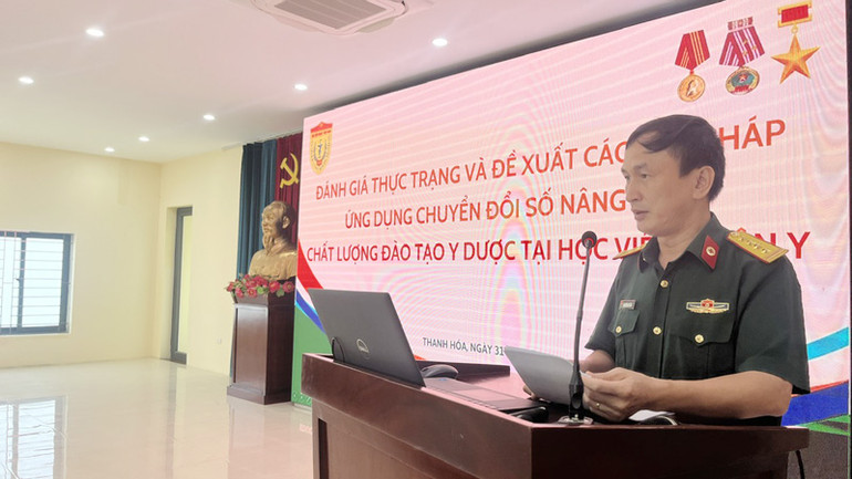 Trưởng phòng Đào tạo (Học viện Quân y), Đại tá, Giáo sư, Tiến sĩ Nguyễn Duy Bắc chia sẻ tại Hội nghị.