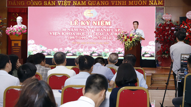 Các đại biểu tham dự Lễ kỷ niệm 30 năm thành lập Viện Khoa học Đo đạc và Bản đồ