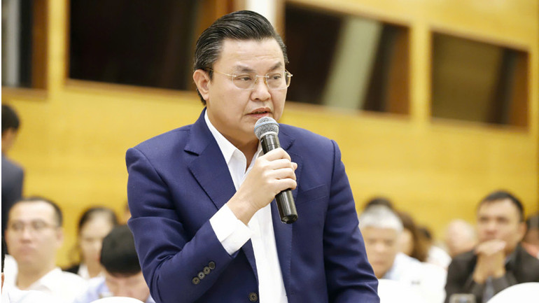 Đại diện các đơn vị trực thuộc Bộ Tài nguyên và Môi trường trả lời các vấn đề đại biểu tham dự Diễn đàn quan tâm. Đại diện các đơn vị trực thuộc Bộ Tài nguyên và Môi trường trả lời các vấn đề đại biểu tham dự Diễn đàn quan tâm.