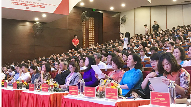 Quang cảnh buổi mít-tinh.