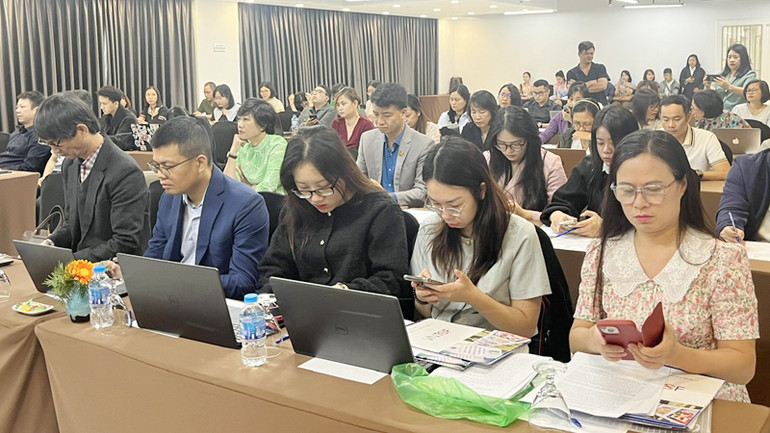 Các đại biểu tham dự hội nghị.