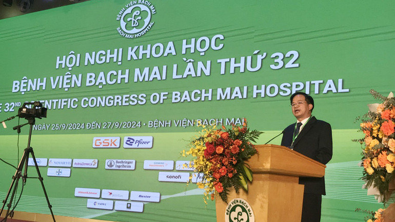 Giám đốc Bệnh viện Bạch Mai Phó Giáo sư, Tiến sĩ Đào Xuân Cơ phát biểu ý kiến tại hội nghị. Giám đốc Bệnh viện Bạch Mai Phó Giáo sư, Tiến sĩ Đào Xuân Cơ phát biểu ý kiến tại hội nghị.