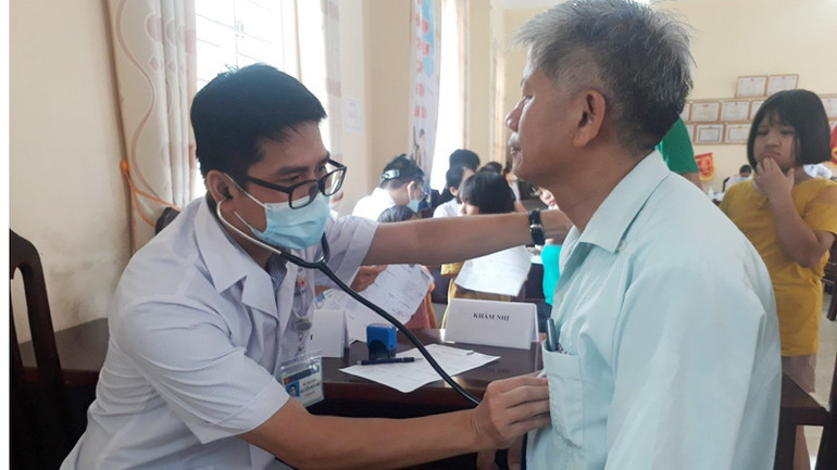 Khám quản lý sức khỏe cho người dân trên địa bàn huyện Ứng Hòa (TP Hà Nội)