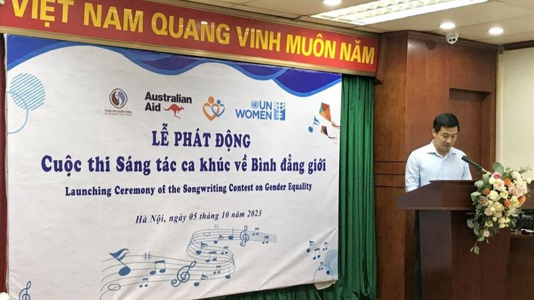 Ông Vũ Minh Lý, Phó Giám đốc Trung tâm Truyền thông tài nguyên và môi trường phát biểu tại lễ phát động cuộc thi.