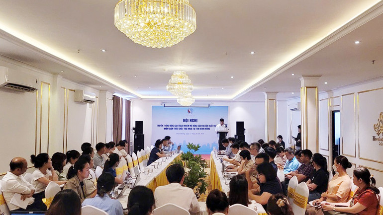 Toàn cảnh hội nghị.