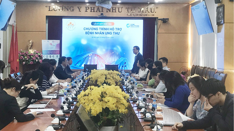 Các đại biểu tham dự buổi ký kết.