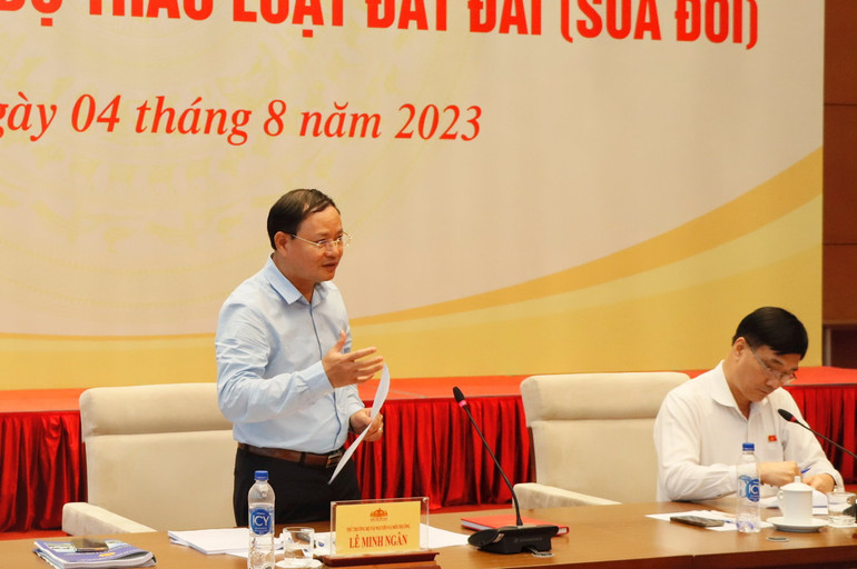 Thứ trưởng Tài nguyên và Môi trường Lê Minh Ngân phát biểu ý kiến tại buổi lấy ý kiến góp ý dự thảo Luật Đất đai (sửa đổi).