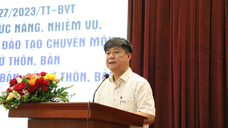 Vụ trưởng Sức khỏe Bà mẹ-Trẻ em (Bộ Y tế) Đinh Anh Tuấn phát biểu tại hội nghị.