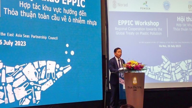 Phó Cục trưởng Biển và Hải đảo Việt Nam Trương Đức Trí phát biểu ý kiến tại Hội thảo.