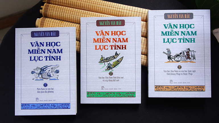 Bộ "Văn học miền nam lục tỉnh" gồm 3 tập.