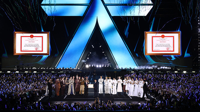 DatVietVAC nhận Bằng khen của Bộ Văn hóa, Thể thao và Du lịch. (BTC)