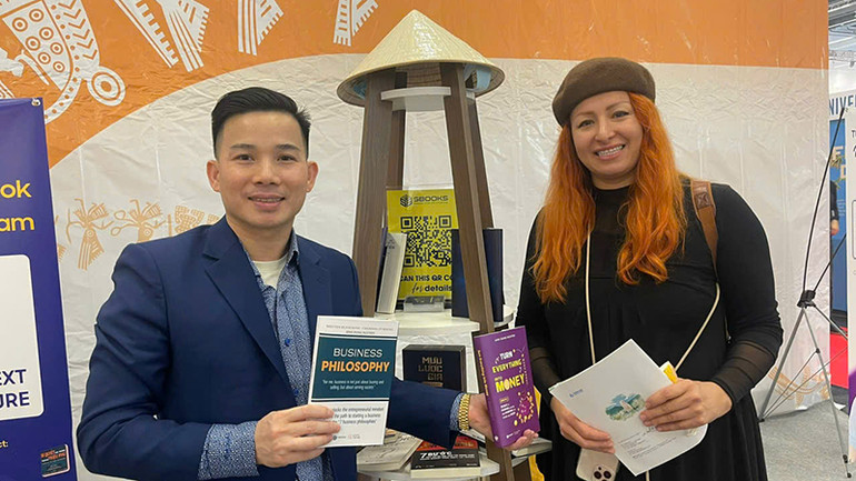 Sbooks mang đến Hội sách Frankfurt nhiều tác phẩm chuyển ngữ sang tiếng Anh. (Ảnh Sbooks cung cấp). Sbooks mang đến Hội sách Frankfurt nhiều tác phẩm chuyển ngữ sang tiếng Anh. (Ảnh Sbooks cung cấp).