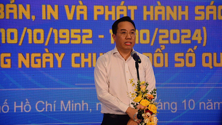 Ông Nguyễn Nguyên, Cục trưởng Cục Xuất bản, In và Phát hành, Bộ Thông tin và Truyền thông phát biểu trong lễ khai mạc.