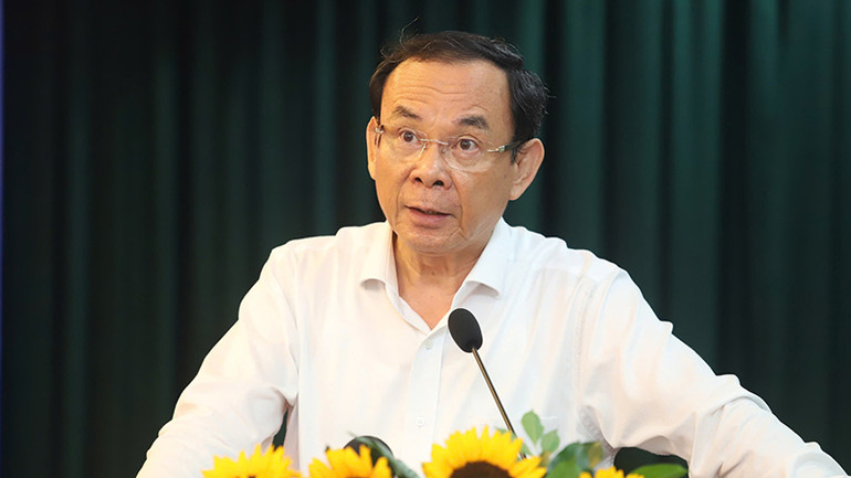 Đồng chí Nguyễn Văn Nên, Ủy viên Bộ Chính trị, Bí thư Thành ủy Thành phố Hồ Chí Minh phát biểu tổng kết hội thảo. Đồng chí Nguyễn Văn Nên, Ủy viên Bộ Chính trị, Bí thư Thành ủy Thành phố Hồ Chí Minh phát biểu tổng kết hội thảo.