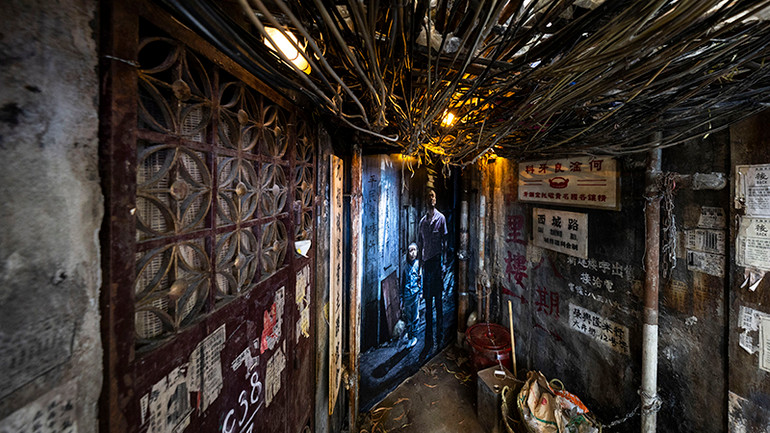 Khu vực ngõ tối, nơi diễn ra nhiều cảnh quay kịch tính trong phim. (Ảnh BTC)