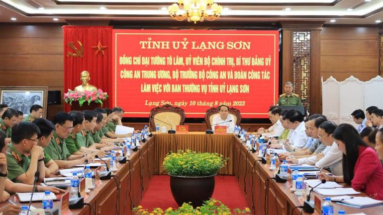 Đại tướng Tô Lâm phát biểu tại buổi làm việc với Ban thường vụ Tỉnh ủy.