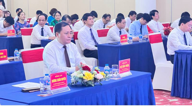 Lãnh đạo Tỉnh ủy, Ủy ban nhân dân tỉnh Lạng Sơn tham dự buổi gặp mặt kỷ niệm 98 năm Ngày Báo chí cách mạng Việt Nam và trao Giải báo chí Lạng Sơn lần thứ III năm 2023.