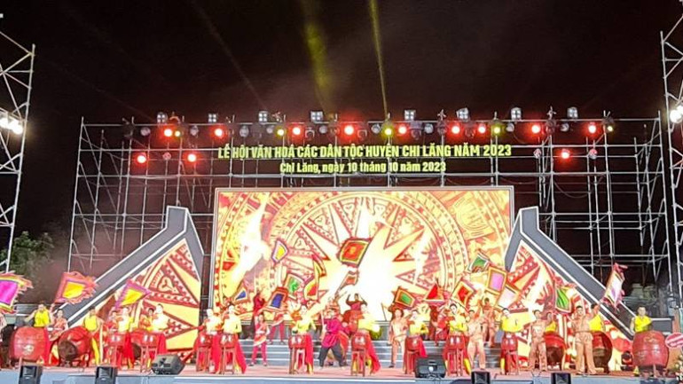 Các nghệ nhân tham gia màn múa sử thi:"Chiến thắng Chi Lăng- Bản hùng ca vang mãi".