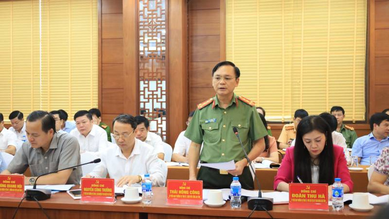 Đồng chí Thái Hồng Công, Giám đốc Công an tỉnh Lạng Sơn, phát biểu tại buổi làm việc.