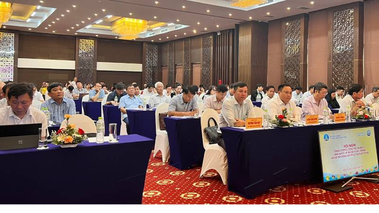 Các đại biểu tham dự Hội nghị tăng cường quản lý Nhà nước về mã số vùng trồng và cơ sở đóng góp phục vụ xuất khẩu.